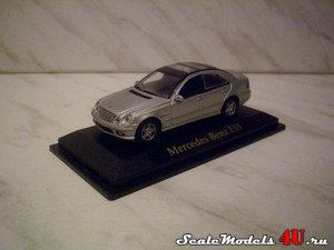 Масштабная модель автомобиля Mercedes Benz E55 фирмы Yat Ming 1:43.