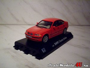 Масштабная модель автомобиля BMW 3 series sedan фирмы Hongwell/Cararama 1:43.