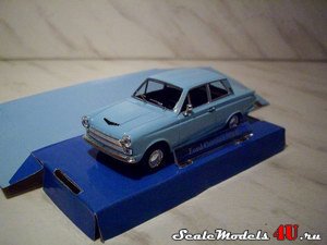 Масштабная модель автомобиля Ford Cortina MKII фирмы Hongwell/Cararama 1:43.