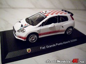 Масштабная модель автомобиля Fiat Grande Punto Abarth S2000 (2007) фирмы Metro.