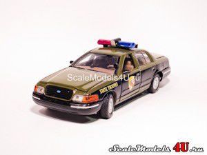 Масштабная модель автомобиля Ford Crown Victoria Maryland StatePolice (1999) фирмы Gearbox.