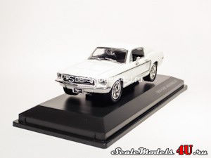 Scale model of Ford Mustang GT White (1968) produced by Yatming.