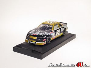 Масштабная модель автомобиля Chevrolet Lumina NASCAR 1993 (Robert Pressley #59) фирмы Racing Champions.