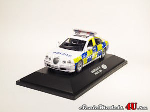 Масштабная модель автомобиля Jaguar S-type (Police Great Britain 2002) фирмы Hongwell/Cararama.