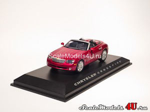Масштабная модель автомобиля Chrysler Crossfire Roadster Blaze Red Crystal (2004) фирмы Norev.