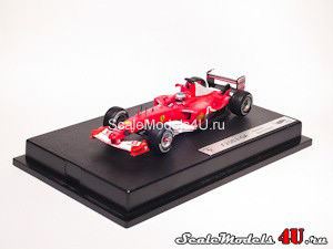 Масштабная модель автомобиля Ferrari F2003-GA Rubens Barrichello фирмы Hot Wheels (Mattel).