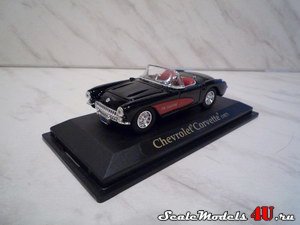Масштабная модель автомобиля Chevrolet Corvette 1957 фирмы Yat Ming 1:43.