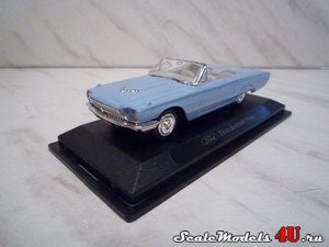 Масштабная модель автомобиля Ford Thunderbird 1966 фирмы Yat Ming 1:43.