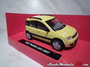 Масштабная модель автомобиля Fiat Panda 4X4 (2007) фирмы NewRay 1:43.