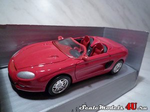 Масштабная модель автомобиля Mustang Mach III (1997) фирмы NewRay 1:43.