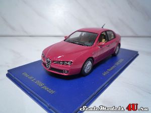 Масштабная модель автомобиля Alfa Romeo 159 Red (2005) фирмы M4 1:43. Лимитированная серия 1:43.