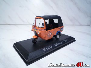 Масштабная модель автомобиля Bajaj Jakarta 1990 фирмы DeAgostini 1:43. Серия "Такси мира".