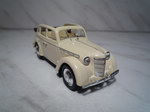 Москвич 400-420 (1949) кремовый