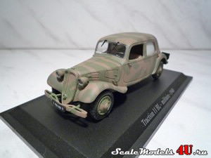 Масштабная модель автомобиля Citroen Traction 11BL Militaire (1940) фирмы Universal Hobbies.