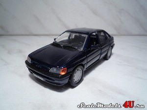 Масштабная модель автомобиля Ford Escort Mk V Ghia Dark Blue (1990) фирмы Schabak.