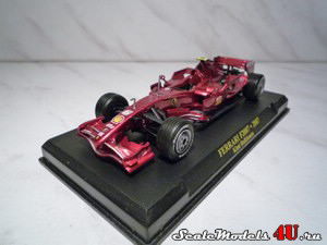 Масштабная модель автомобиля Ferrari F2007 Kimi Raikkonen (2007) фирмы Fabbri (Ixo).