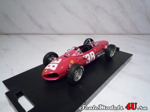 Масштабная модель автомобиля Ferrari Dino 156 F1 P.Hill (GP Monaco 1961) фирмы Brumm.