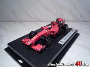 Масштабная модель автомобиля Ferrari F60 (660) P.Massa (2009) фирмы Hot Wheels (Mattel).