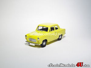 Масштабная модель автомобиля Ford 100E Popular Conway Yellow (1953) фирмы Vanguards 1:43.