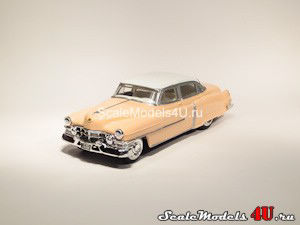 Масштабная модель автомобиля Cadillac Coupe DeVille 62 Series (1952) фирмы ERTL.