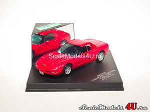Масштабная модель автомобиля Chevrolet Corvette Hard Top Torch Red (1999) фирмы Vitesse.