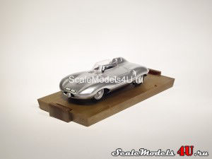 Scale model of Jaguar D-Type HP 260 Silver (1954) produced by Brumm.