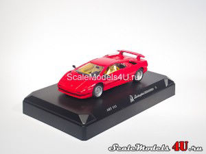 Масштабная модель автомобиля Lamborghini Diablo S Red (1990) фирмы Detail Cars.
