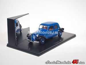 Scale model of Citroen Traction 7C (1938) produced by Universal Hobbies.