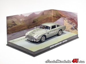 Масштабная модель автомобиля Aston Martin DB5 (007: Координаты Скайфолл) фирмы Universal Hobbies.