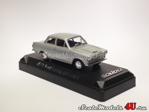 Масштабная модель автомобиля Ford Cortina Coupe Mk1 Silver (1963) фирмы Solido.