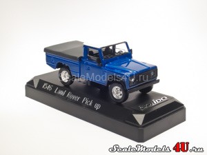 Масштабная модель автомобиля Land Rover Defender 110 Pick-up Blue (1985) фирмы Solido.