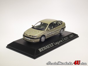 Масштабная модель автомобиля Renault Laguna I RXT (1997) фирмы Universal Hobbies.