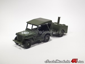 Масштабная модель автомобиля Jeep Willys Covered US Army Field Kitchen (1944) фирмы Solido.