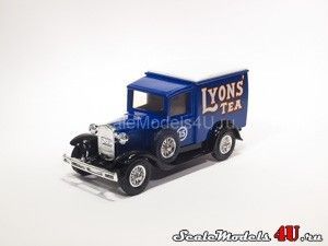 Масштабная модель автомобиля Ford Model A Van "Lyons' Tea" (1930) фирмы Matchbox.