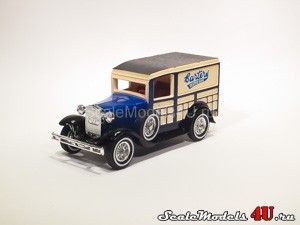 Масштабная модель автомобиля Ford Model A Woody Van "Barters Tested Seeds" (1930) фирмы Matchbox.