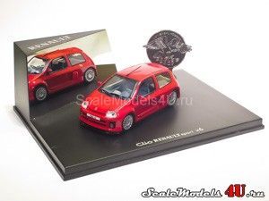 Масштабная модель автомобиля Renault Clio Sport V6 Metallic Red (1999) фирмы Universal Hobbies.