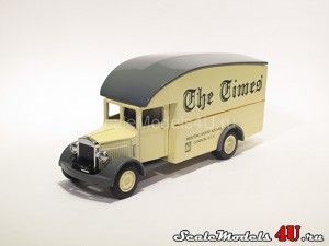 Масштабная модель автомобиля Morris Courier Van "London Times" (1931) фирмы Matchbox.