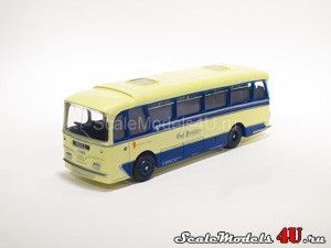 Scale model of Cavalier Coach - East Yorkshire produced by EFE (Gilbow).