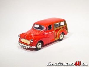 Масштабная модель автомобиля Morris Traveller - Woody Red (1952) фирмы Vanguards.