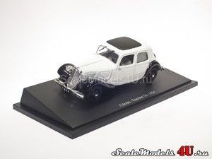 Scale model of Citroen Traction 7A Gray (1934) produced by Universal Hobbies.