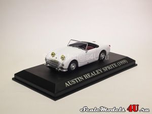 Масштабная модель автомобиля Austin Healey Sprite (1959) фирмы Altaya (Ixo).