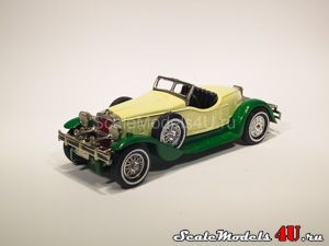 Масштабная модель автомобиля Stutz Bearcat Green (1931) фирмы Matchbox.