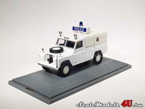 Scale model of Land Rover Series IIA Met. Traffic Accident Car SETAC Unit (1961) produced by Vanguards.