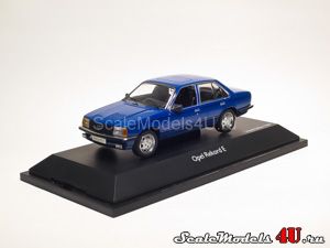 Масштабная модель автомобиля Opel Rekord E Blue (1977) фирмы Schuco.