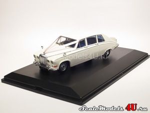 Scale model of Daimler DS420 Wedding Limousine (1968) produced by Oxford Diecast.