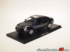 Масштабная модель автомобиля Lancia Thesis Black (2002) фирмы Norev 1:43.