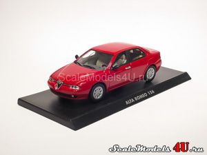 Масштабная модель автомобиля Alfa Romeo 156 Red (1998) фирмы Solido 1:43.