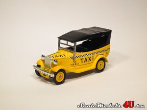 Масштабная модель автомобиля Ford Model A "Yellow Taxi" (1934) фирмы Lledo.