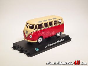 Масштабная модель автомобиля Volkswagen T1 (Minibus) classic passenger (1960) фирмы Hongwell/Cararama 1:43.